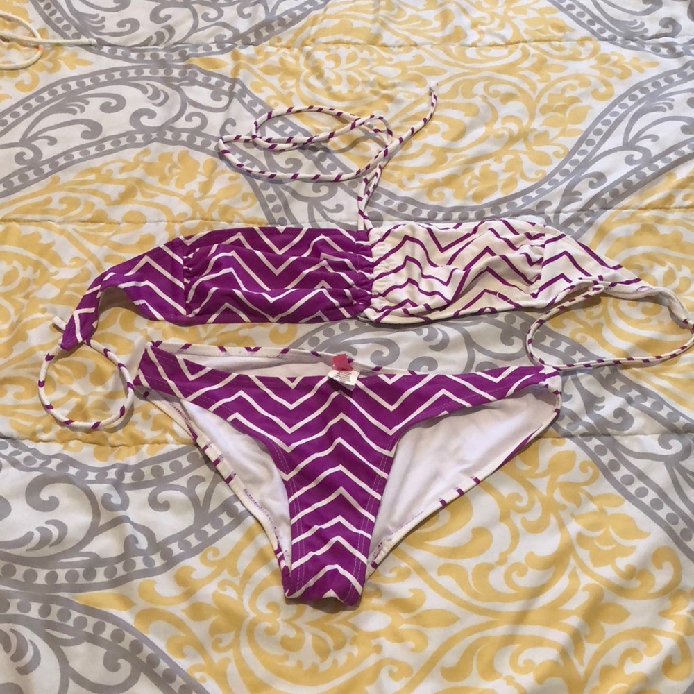 Op bikini set top is XL and bottom is M